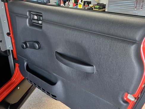 Used 2006 Jeep Wrangler Rubicon w/ Security Group image 27