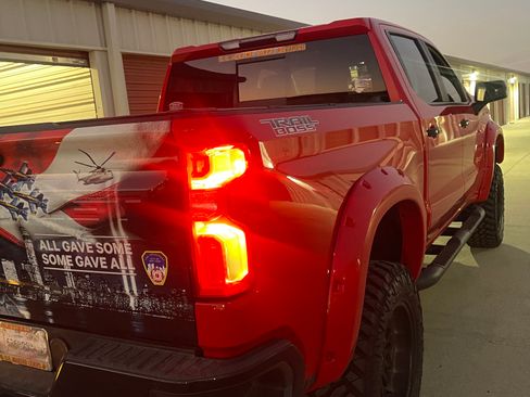 Used 2020 Chevrolet Silverado 1500 LT Trail Boss AWD/4WD image 6