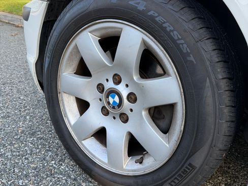 Used 2003 BMW 325i Wagon image 10