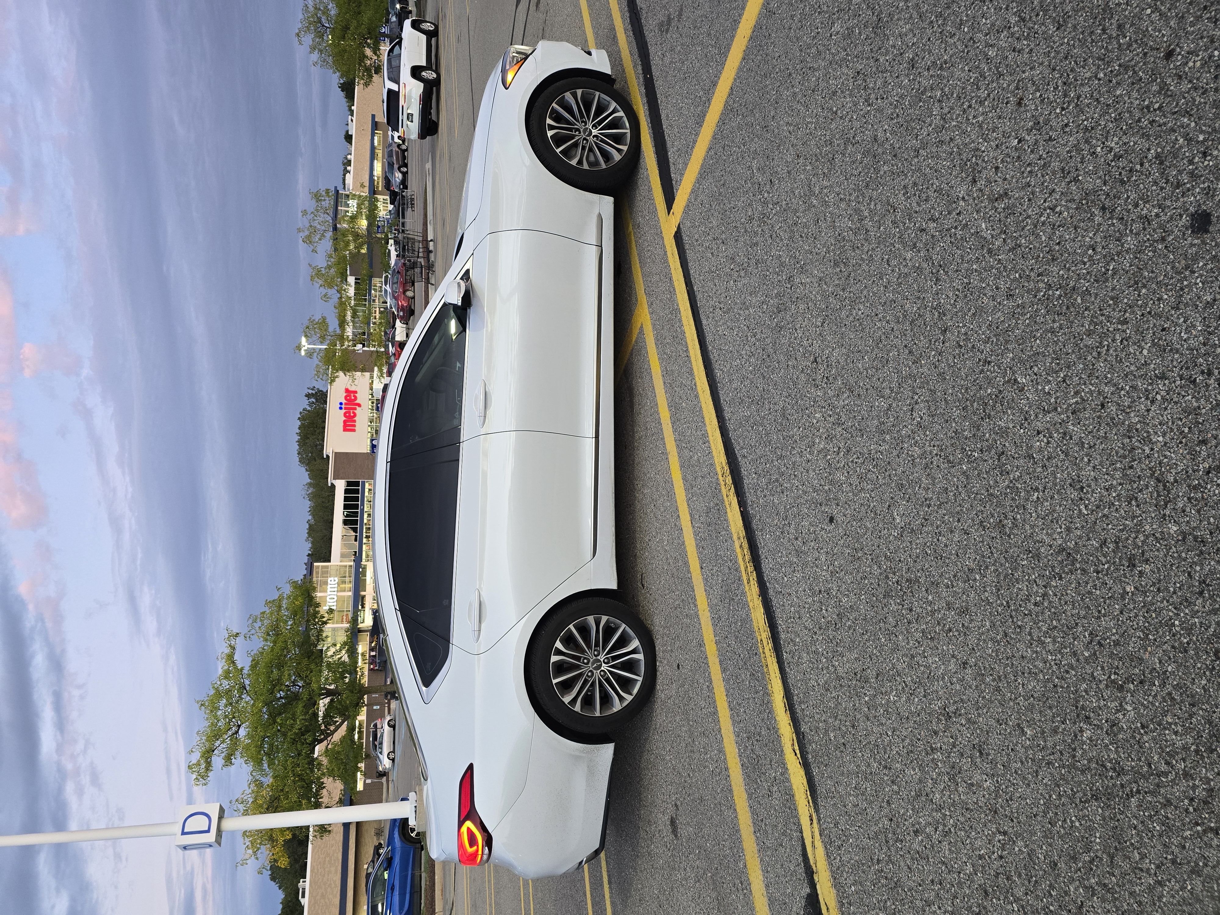 Used 2015 Hyundai Genesis 3.8 w/ Option Group 02 AWD/4WD image 13