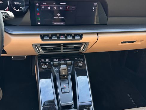 Used 2022 Porsche 911 Carrera image 11