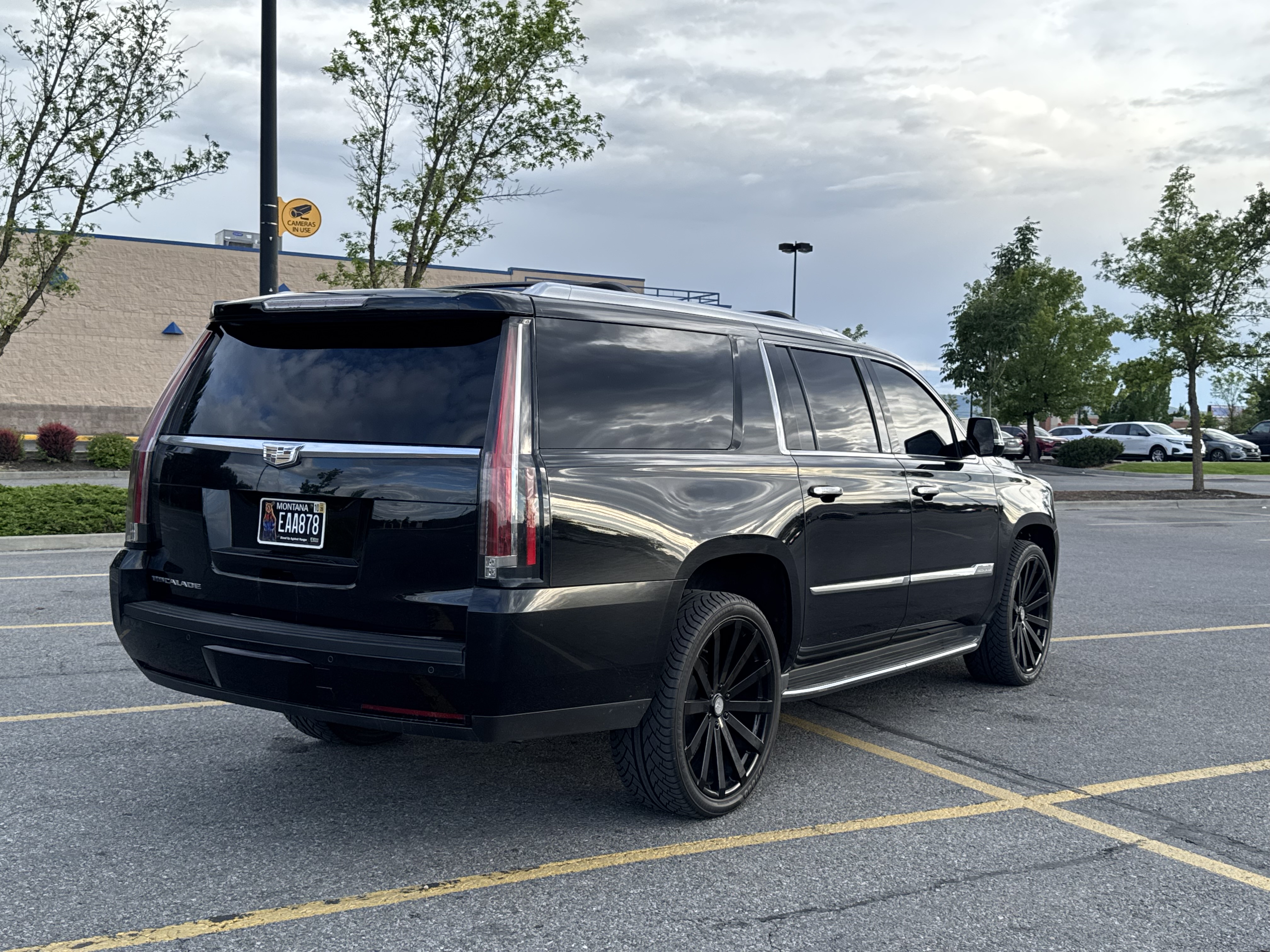 Used 2016 Cadillac Escalade ESV Premium AWD/4WD image 5