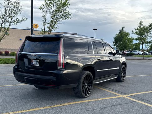 Used 2016 Cadillac Escalade ESV Premium AWD/4WD image 5