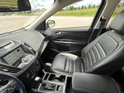 Used 2017 Ford Escape Titanium AWD/4WD image 16