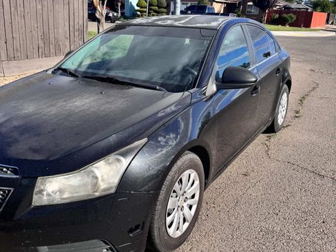 Used 2011 Chevrolet Cruze LT FWD image 4