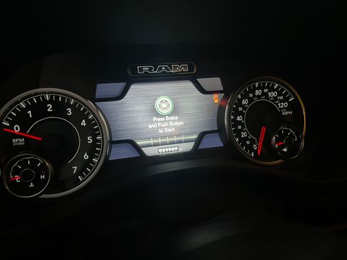 Used 2021 RAM 1500 Big Horn image 13