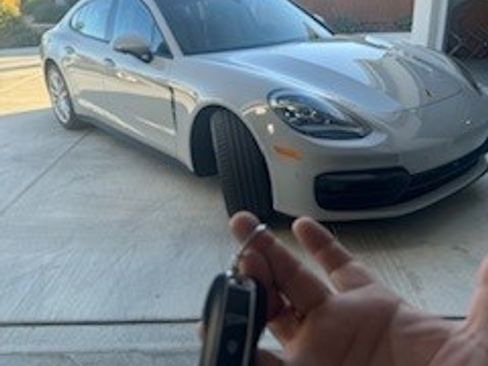 Used 2021 Porsche Panamera image 1