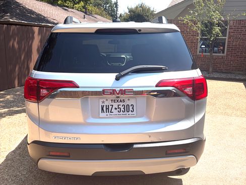 Used 2018 GMC Acadia SLT w/ LPO, Cargo Package FWD image 6