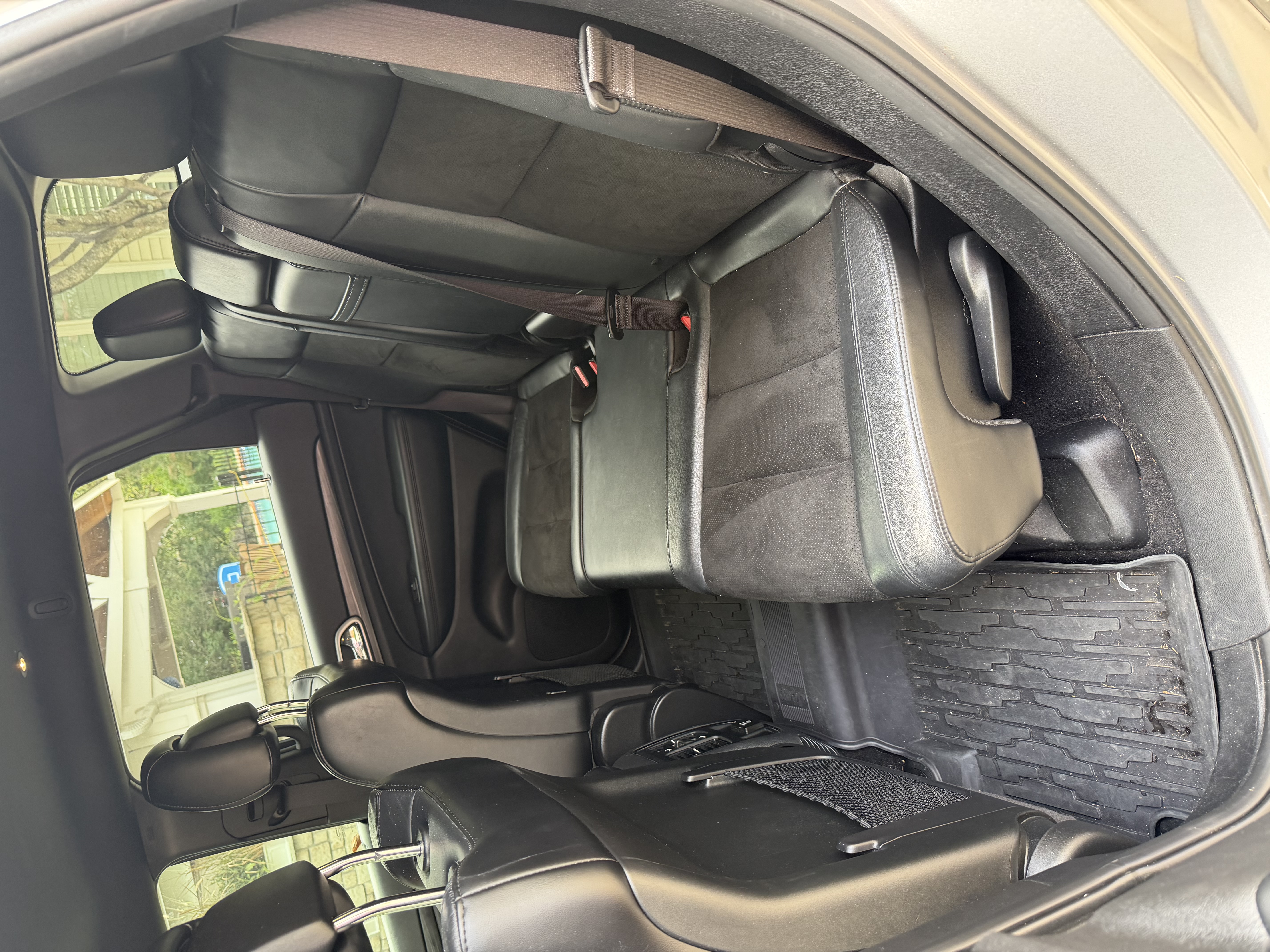Used 2019 Jeep Grand Cherokee Altitude AWD/4WD image 11