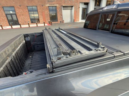 Used 2016 Toyota Tacoma Limited image 13