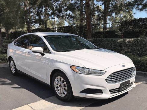Used 2016 Ford Fusion S FWD image 1