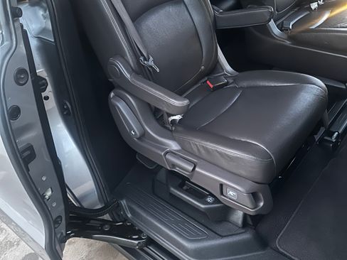 Used 2018 Honda Odyssey EX-L image 19