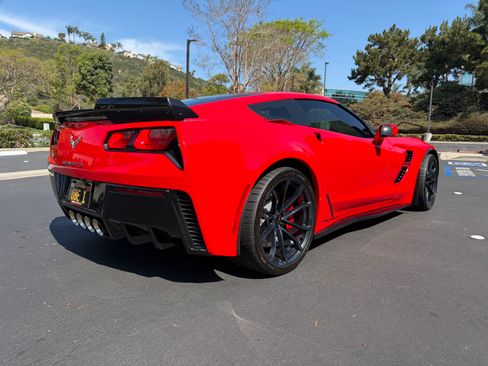 Used 2019 Chevrolet Corvette Grand Sport image 2