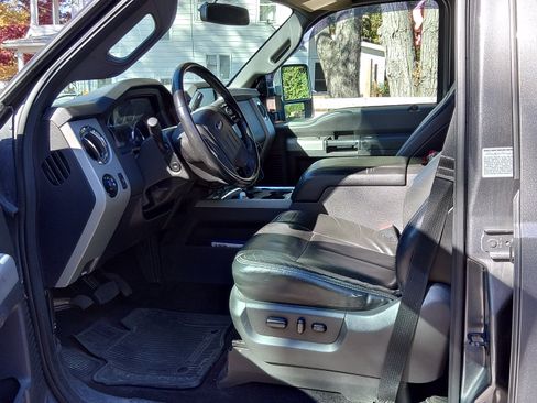 Used 2013 Ford F350 Lariat w/ Chrome Pkg image 5