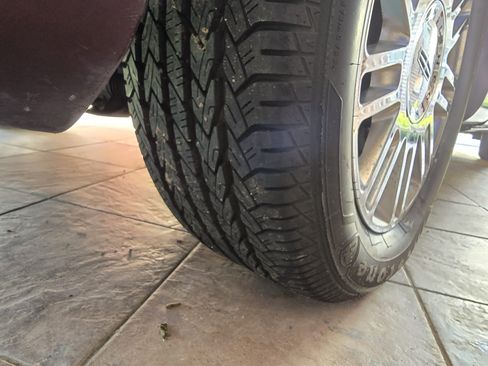 Used 2006 Lincoln Town Car Signature Limited image 15