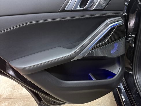 Used 2024 BMW X6 M60i image 10