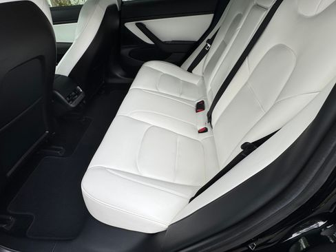 Used 2020 Tesla Model 3 RWD image 9