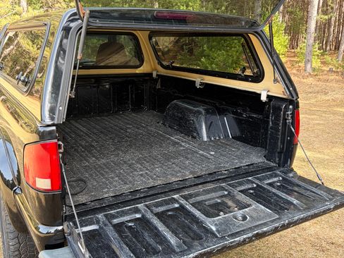 Used 1998 GMC Sonoma SLS w/ Highrider Suspension Pkg image 12