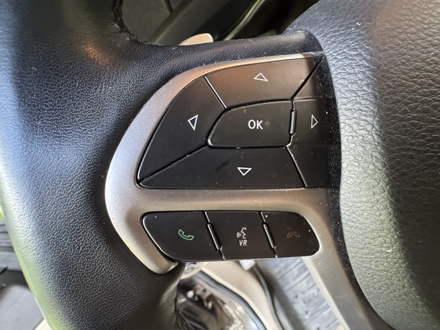 Used 2019 Jeep Grand Cherokee Limited w/ Luxury Group II AWD/4WD image 14
