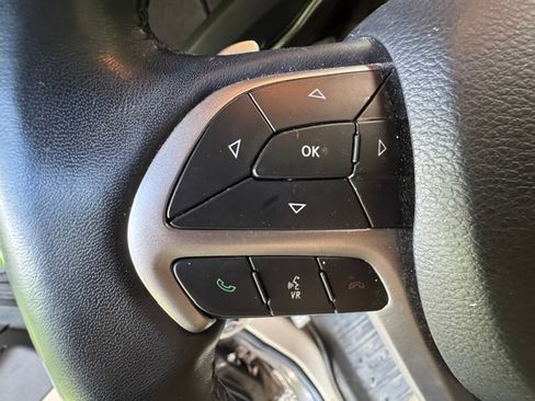 Used 2019 Jeep Grand Cherokee Limited w/ Luxury Group II AWD/4WD image 14