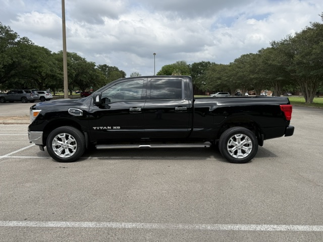 Used 2018 Nissan Titan SV w/ SV Convenience Package AWD/4WD image 2