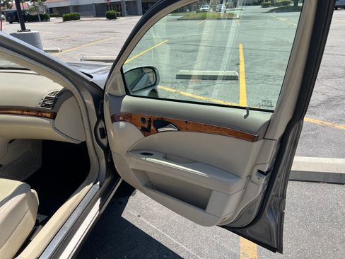 Used 2005 Mercedes-Benz E 320 Sedan image 17