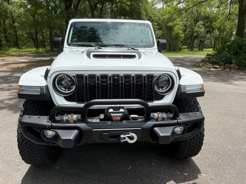Used 2024 Jeep Wrangler Unlimited Rubicon 392 image 2
