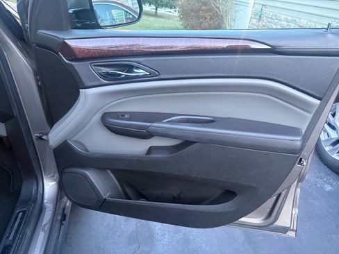 Used 2011 Cadillac SRX Luxury image 12