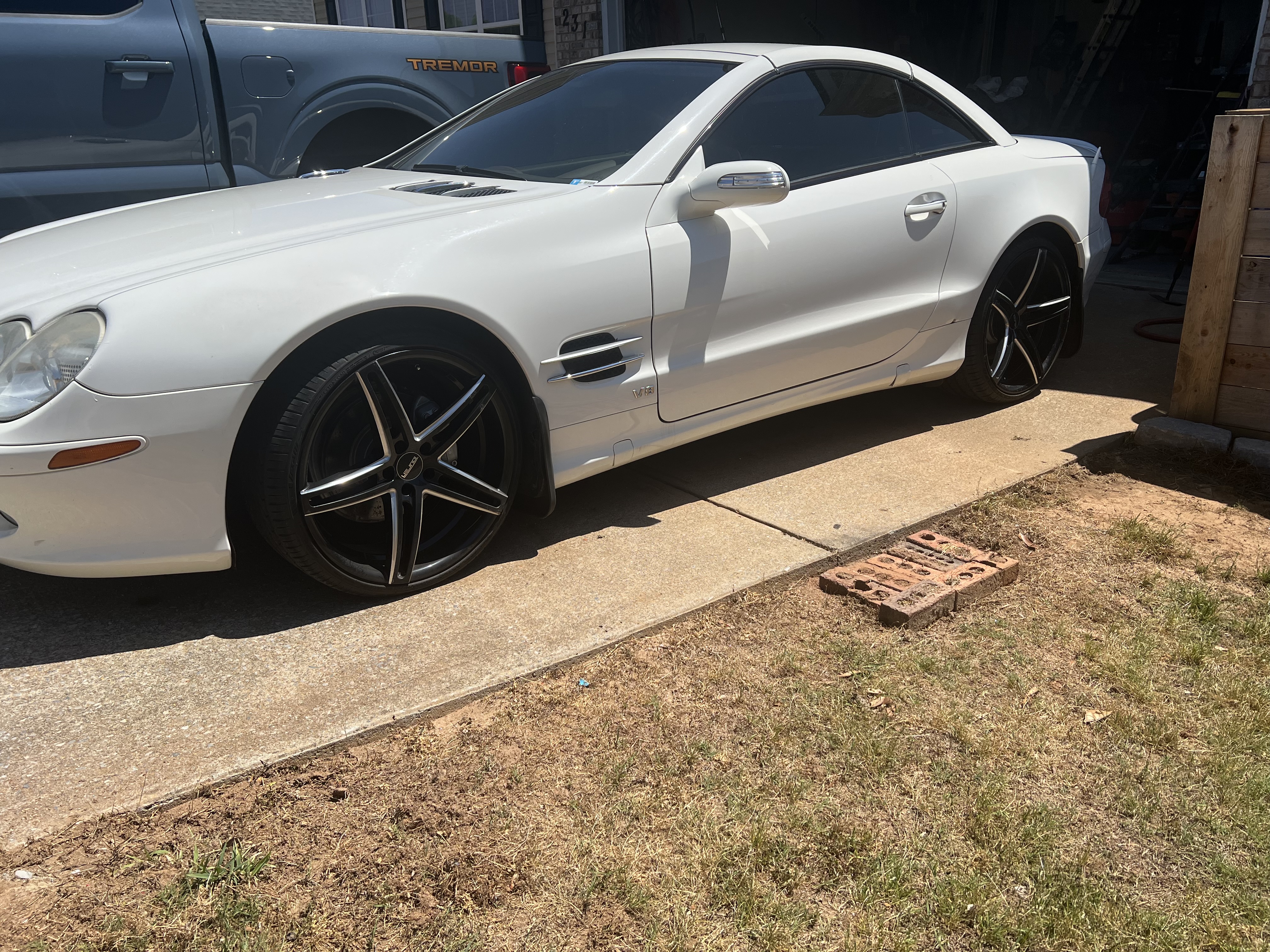 Used 2005 Mercedes-Benz SL 500 image 1