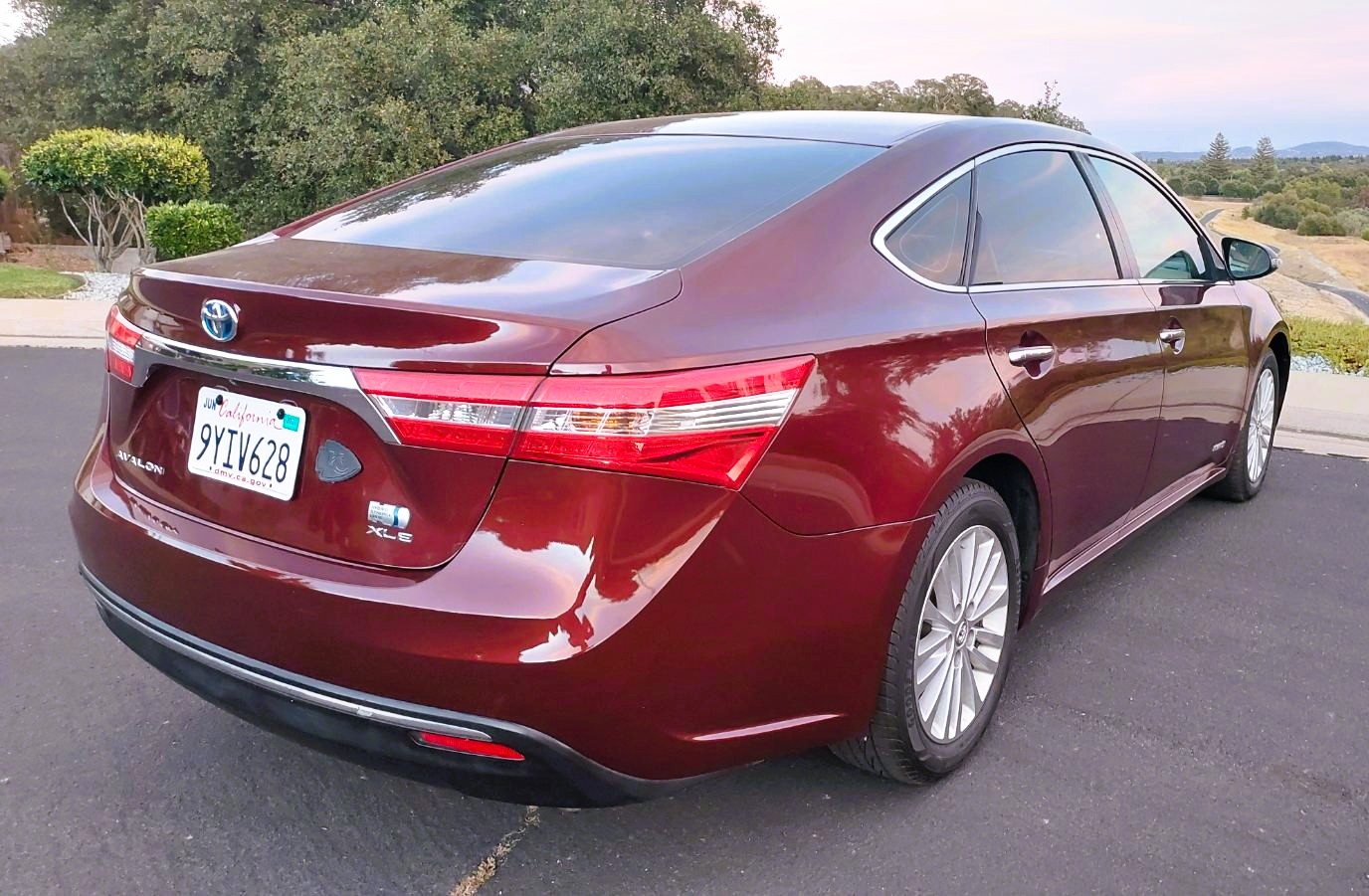 Used 2013 Toyota Avalon XLE Premium FWD image 6