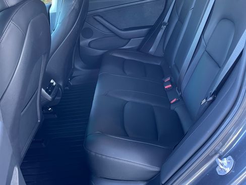 Used 2023 Tesla Model 3 Standard Range image 12