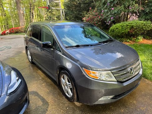 Used 2013 Honda Odyssey Touring Elite image 8