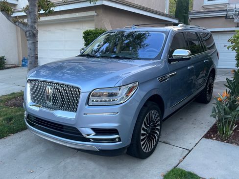 Used 2020 Lincoln Navigator L Black Label w/ Cargo Convenience Package image 1