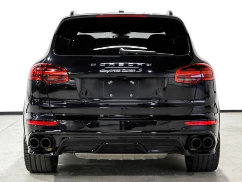 Used 2016 Porsche Cayenne Turbo S AWD/4WD image 5