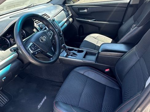 Used 2015 Toyota Camry SE FWD image 12