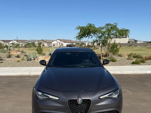 Used 2019 Alfa Romeo Giulia Ti image 2