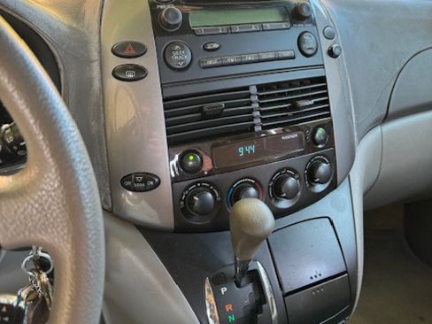 Used 2009 Toyota Sienna LE FWD image 10