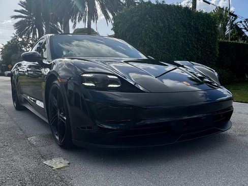 Used 2020 Porsche Taycan 4S image 4