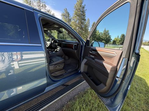 Used 2024 GMC Sierra 1500 Denali AWD/4WD image 23