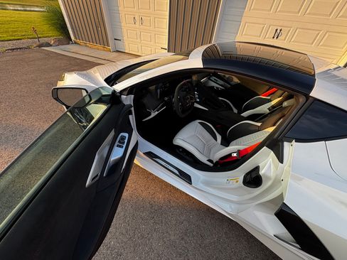 Used 2023 Chevrolet Corvette Stingray Premium Cpe w/ Z51 Performance Package RWD image 2