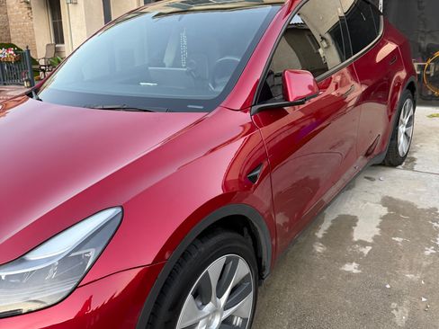 Used 2024 Tesla Model Y Long Range image 2