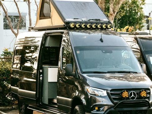 Used 2024 Mercedes-Benz Sprinter 2500 image 2