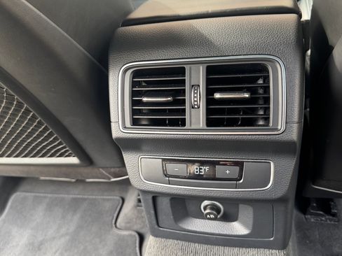 Used 2018 Audi SQ5 Prestige w/ Prestige Package image 16