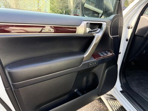 Used 2017 Lexus GX 460 Luxury image 16