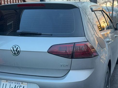 Used 2015 Volkswagen Golf TDI S image 4