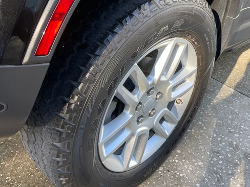 Used 2020 Land Rover Defender 110 S image 11