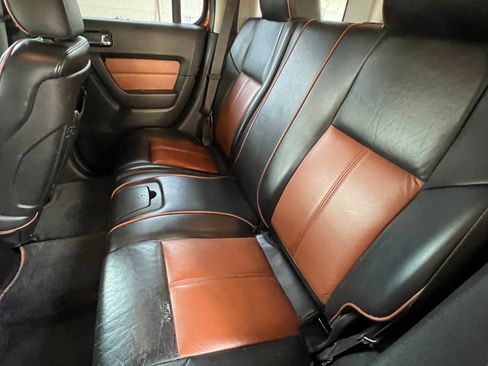 Used 2007 HUMMER H3 image 9