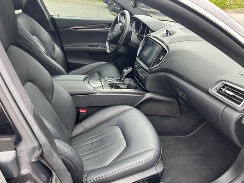 Used 2019 Maserati Ghibli RWD image 14