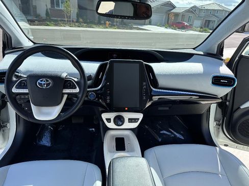 Used 2019 Toyota Prius Prime Advanced image 17