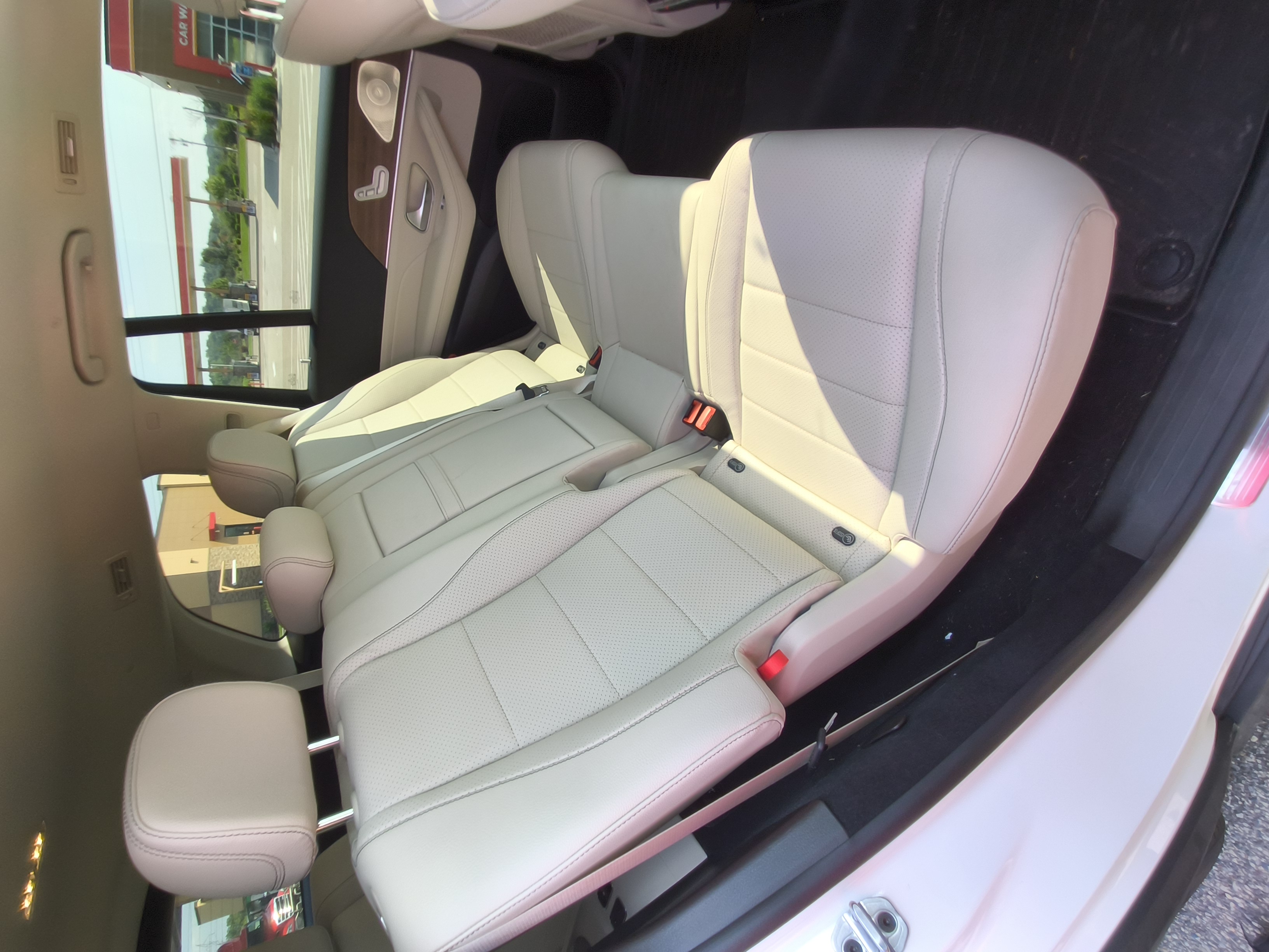 Used 2022 Mercedes-Benz GLS 450 4MATIC image 11